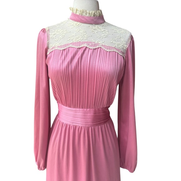 1970s does Victorian Era High Neck w/Lace Detailing, Accordion Pleats Prairie St - Picture 2 of 8